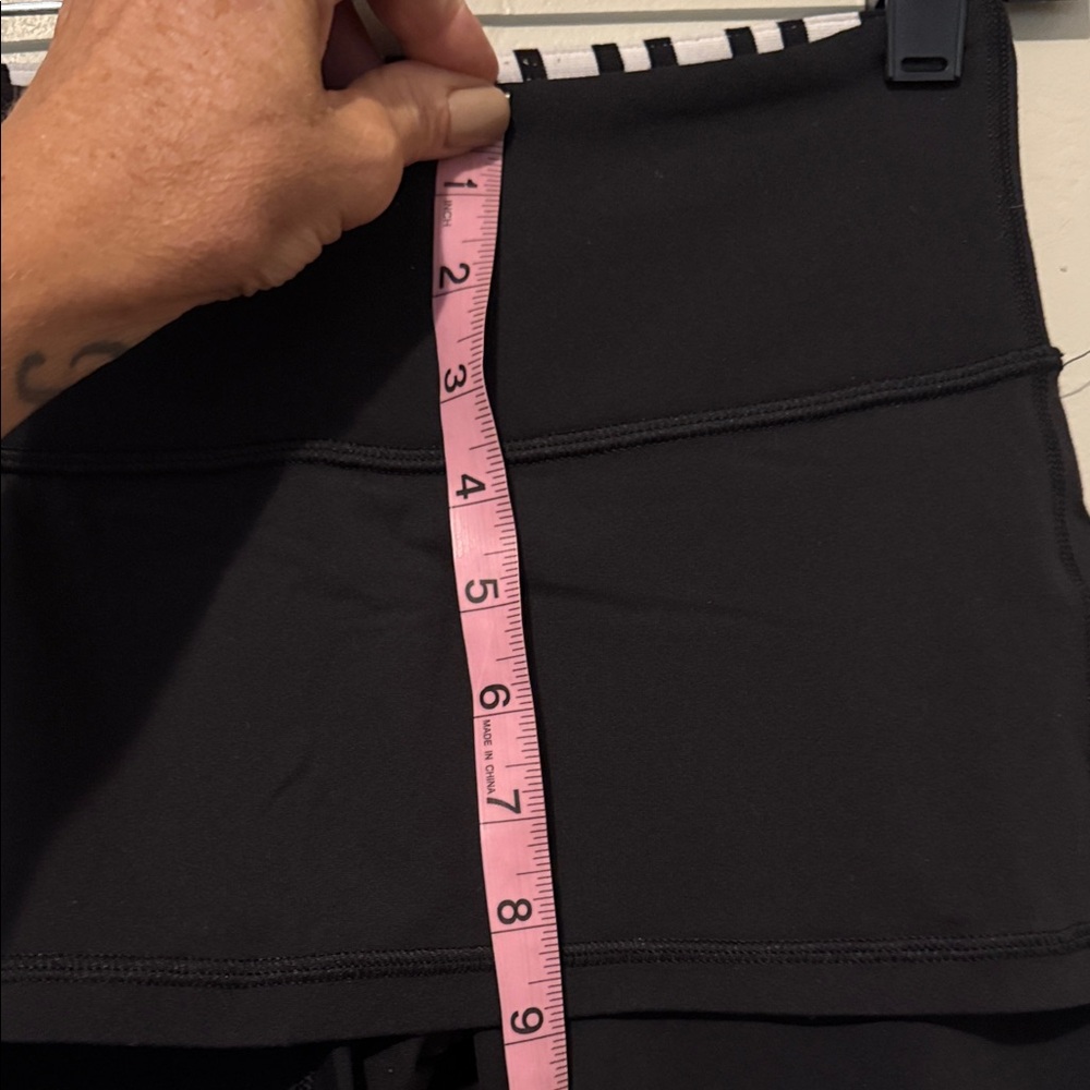 Lululemon Athletica Black and White Polka Dot Skirted Crop Leggings 4 - Picture 5 of 10